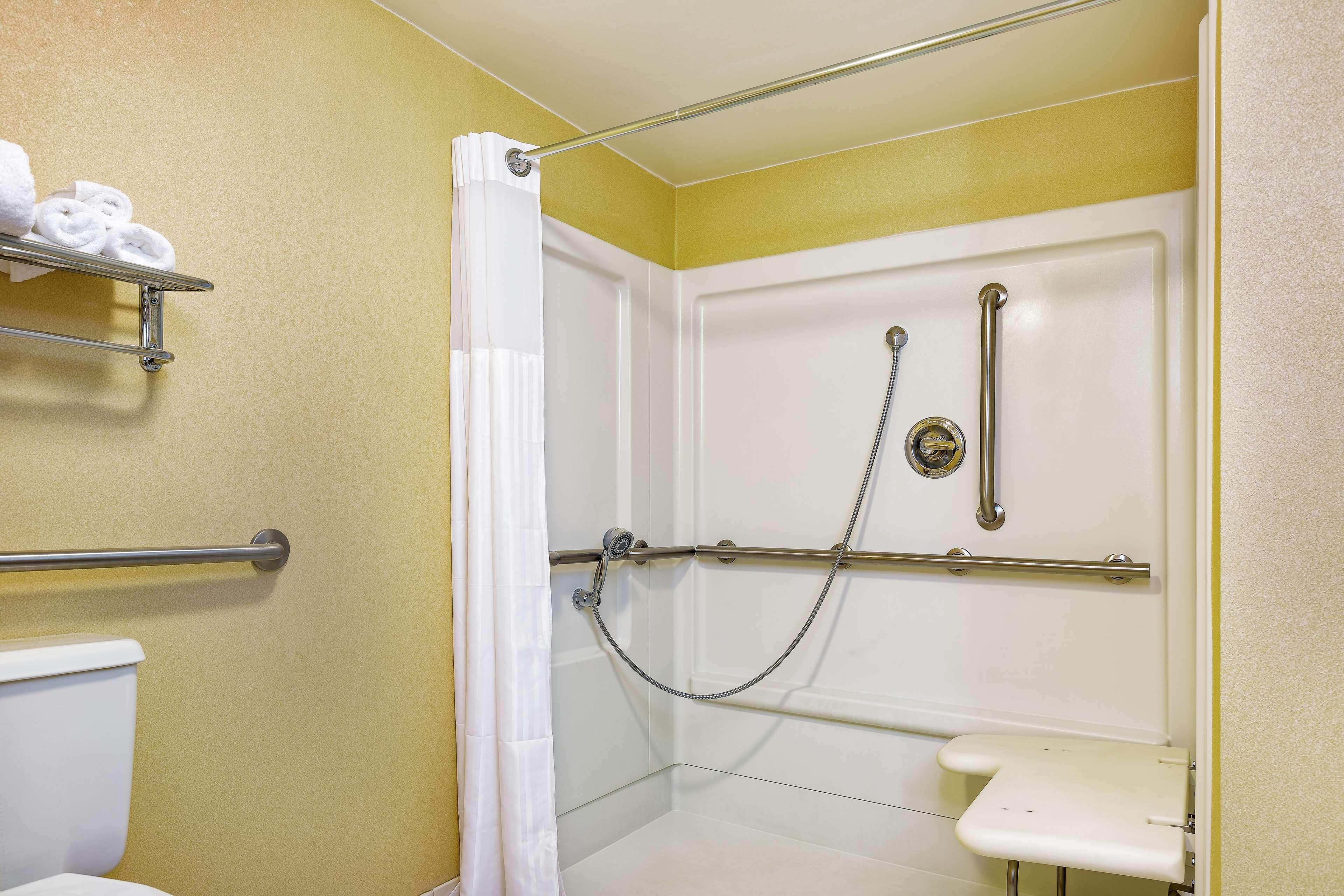 Doubletree By Hilton Johnson City Bagian luar foto