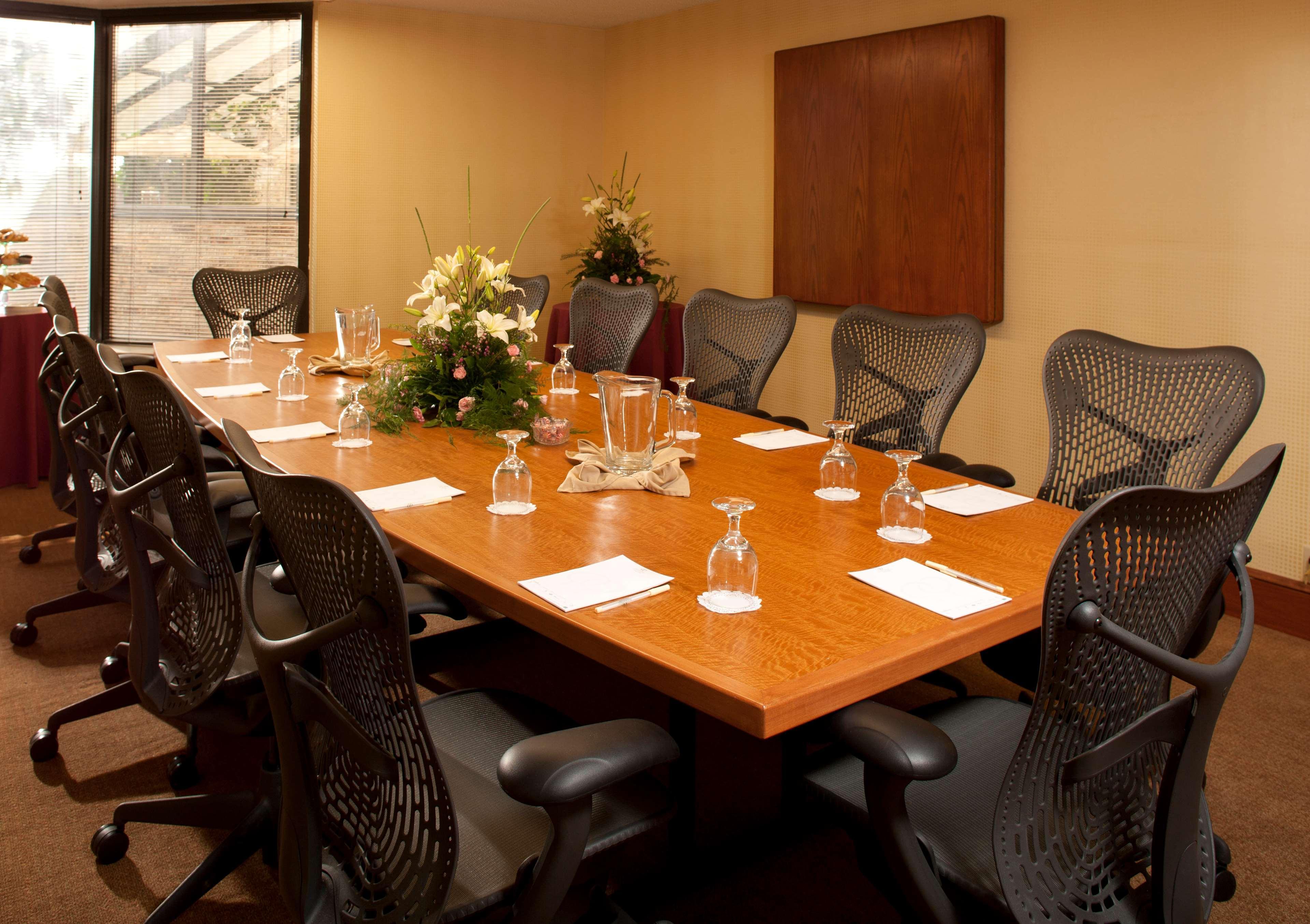 Doubletree By Hilton Johnson City Bagian luar foto