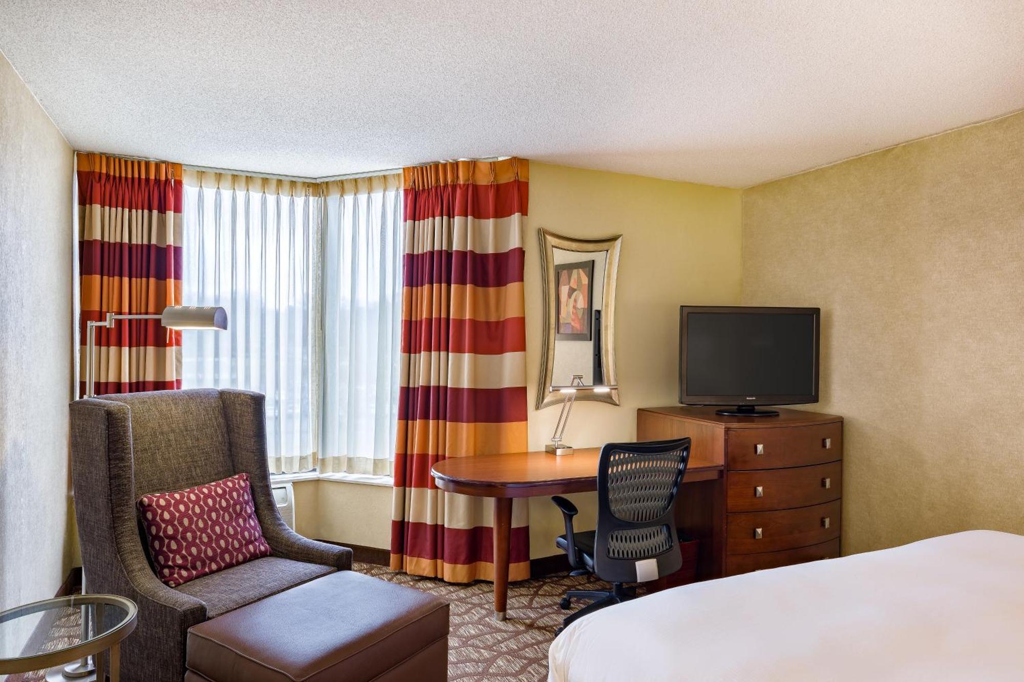 Doubletree By Hilton Johnson City Bagian luar foto