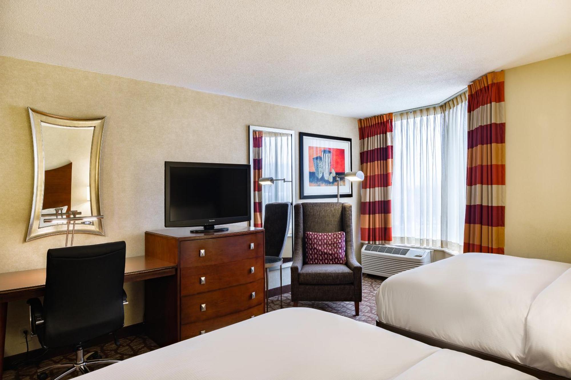 Doubletree By Hilton Johnson City Bagian luar foto