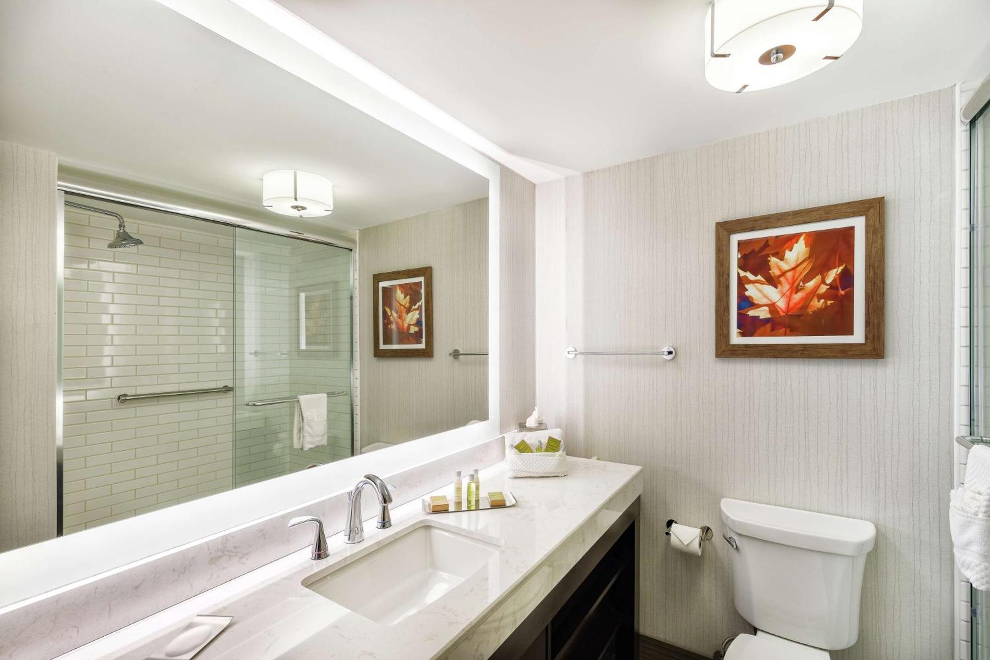 Doubletree By Hilton Johnson City Bagian luar foto