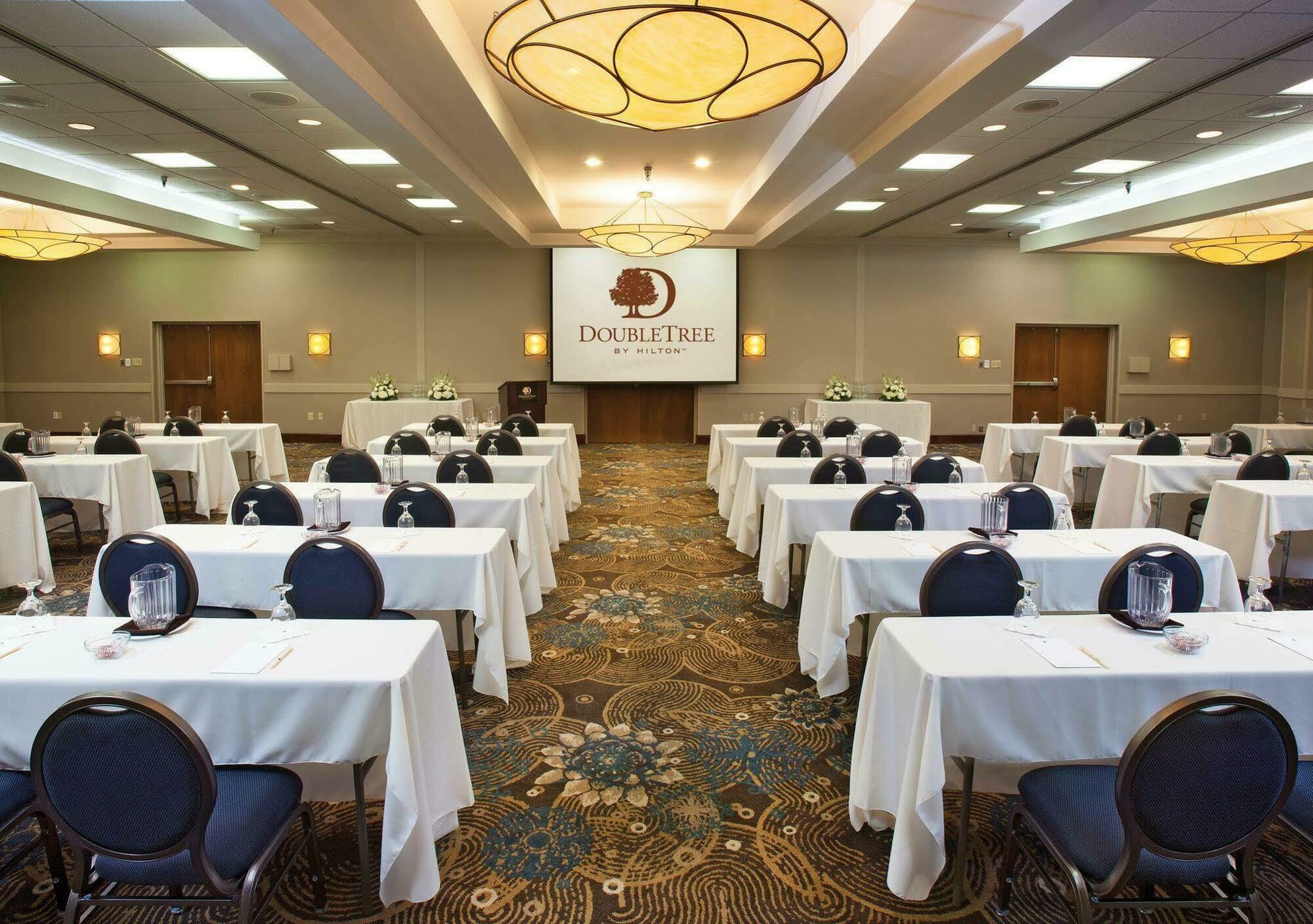 Doubletree By Hilton Johnson City Bagian luar foto